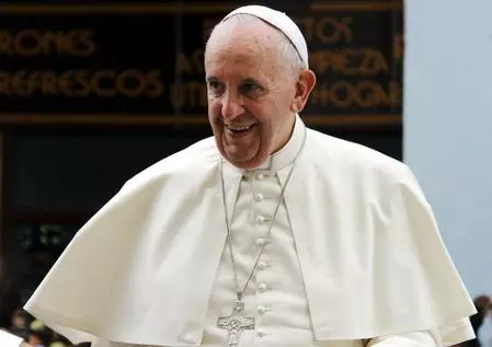 St Peters kept open all night for public viewing of Pope Francis