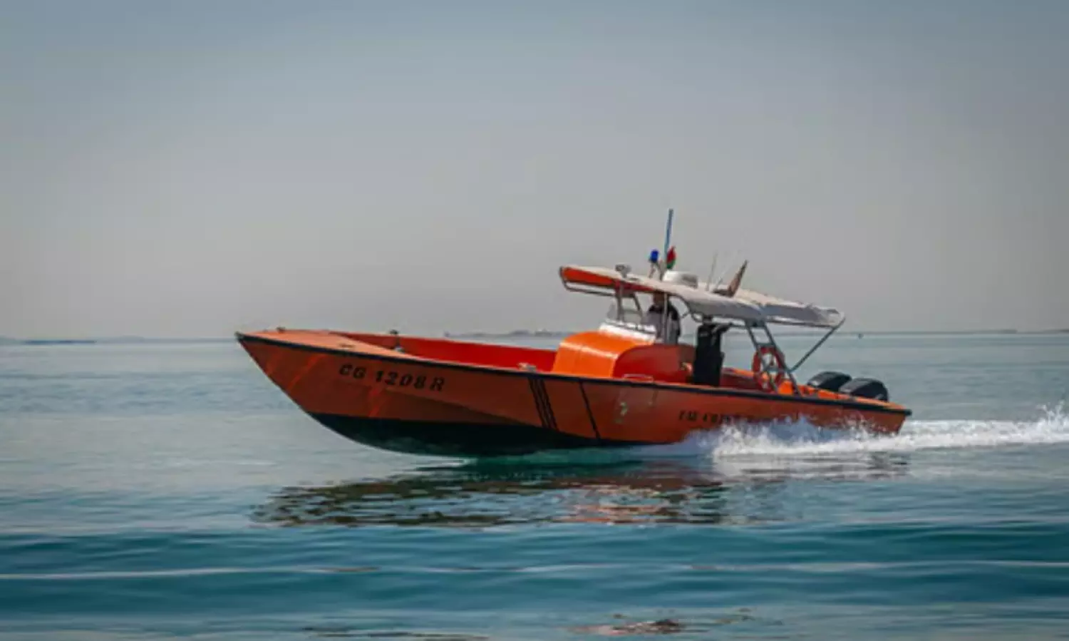UAE evacuates 10 sailors after vessel fire