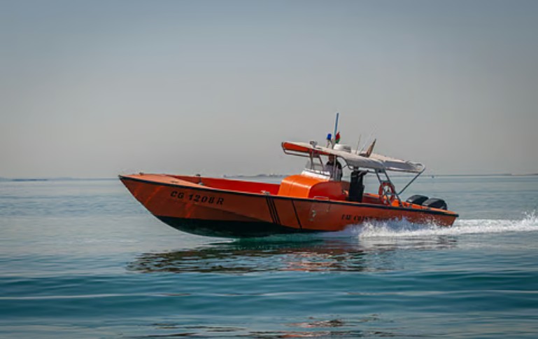 UAE evacuates 10 sailors after vessel fire
