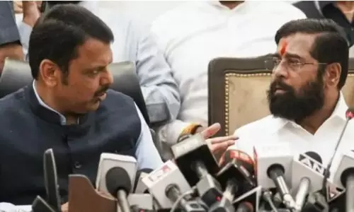 Fadnavis rejects Eknath Shindes claim 107 Pak nationals missing in state