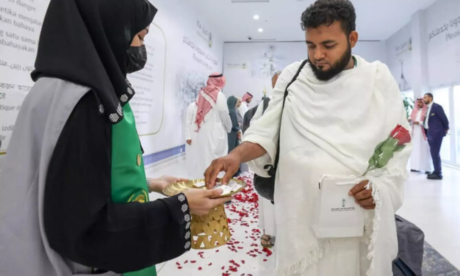 Hajj 2025: First pilgrims arrive at Jeddah, Madinah