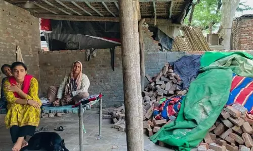 Delhi’s refugee camps in fear as Pakistani Hindus face fresh visa checks
