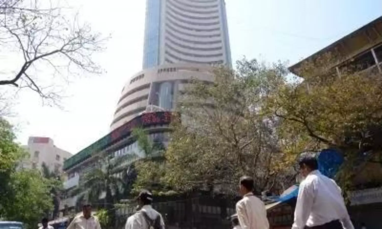 Indian stock market opens flat amid geo-political tensions