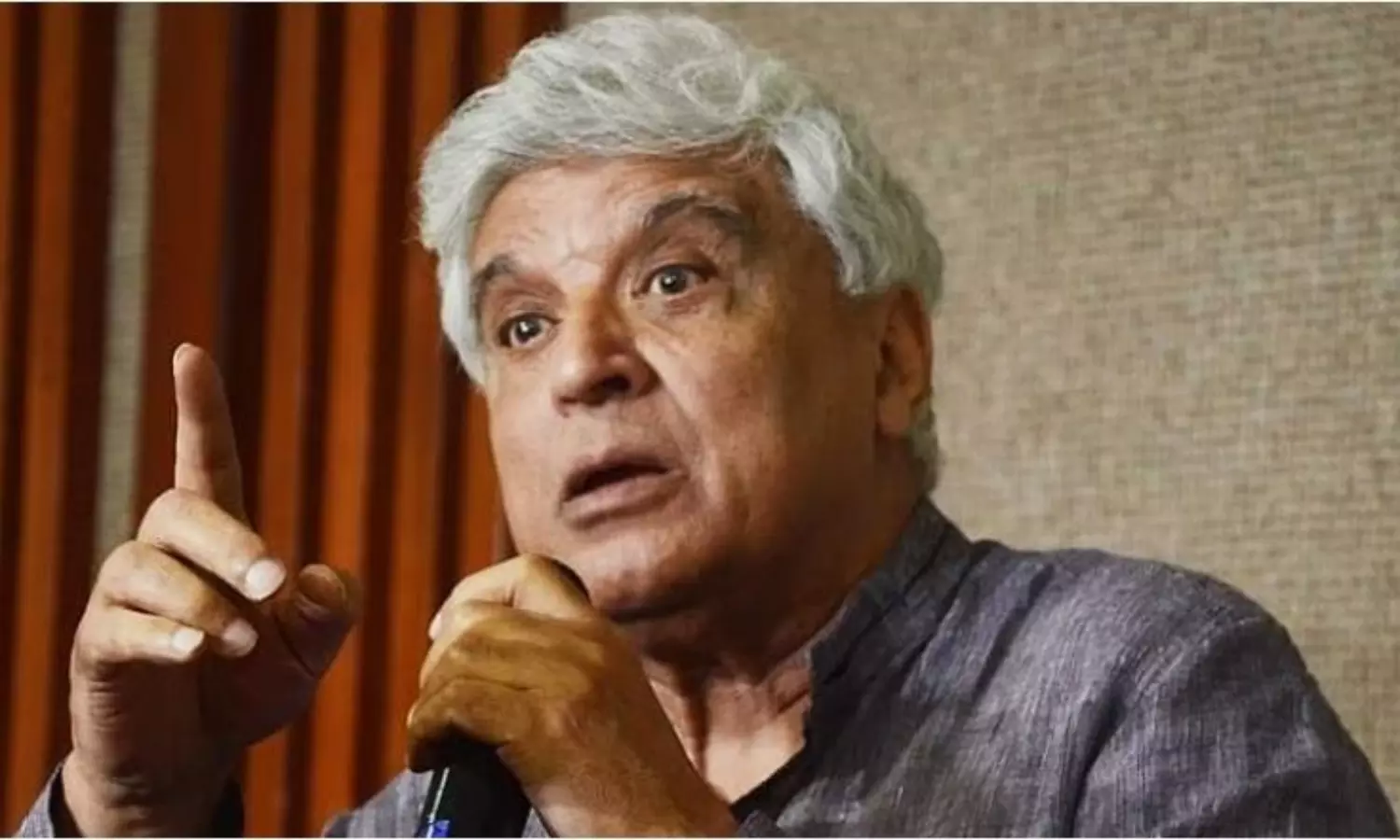 ‘At this moment, I would say no’: Javed Akhtar on Pak artistes working in India