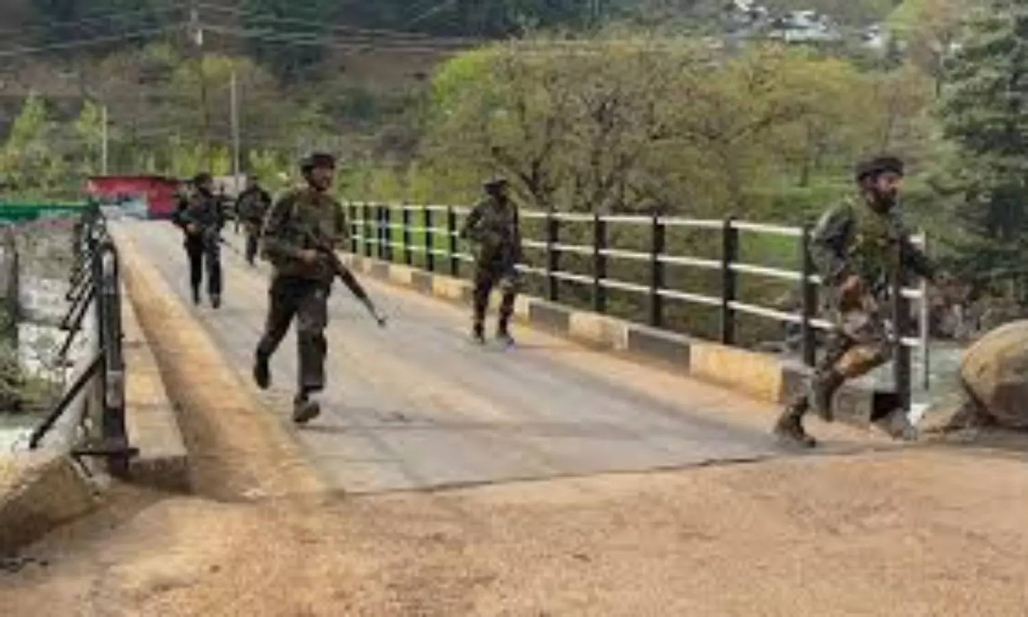 Pakistan opens fire along LoC and International Border in Jammu