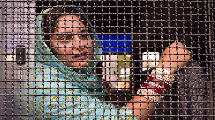 CRPF jawans Pakistani wife gets last-minute relief from deportation