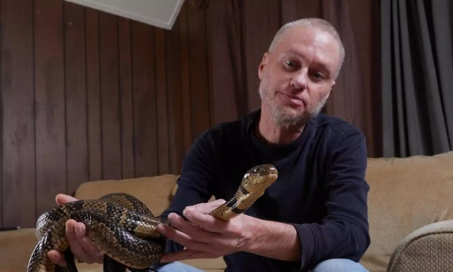 US man lets snakes bite him 200 times to make powerful anti-venom