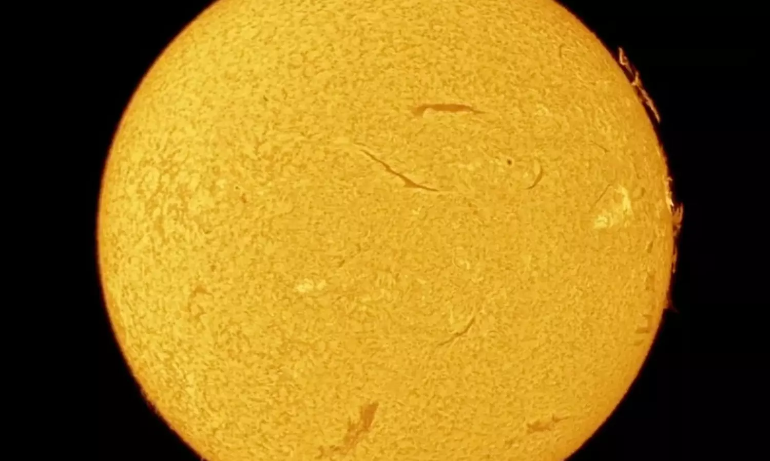 Abu Dhabi: Astronomers record sunspots, solar eruptions