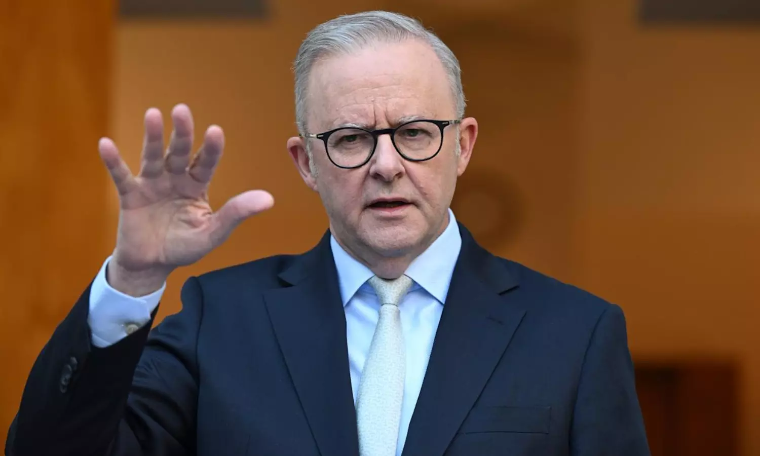 Israel-critic minister dropped from Aussie cabinet