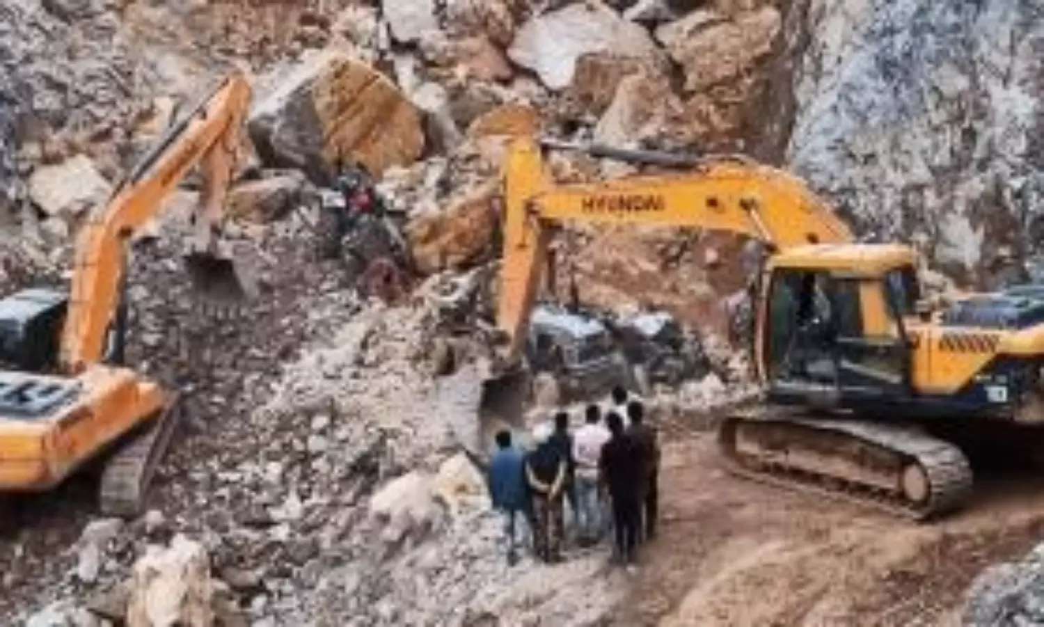 4 dead, one remains trapped in blue metal quarry accident in Singampunari