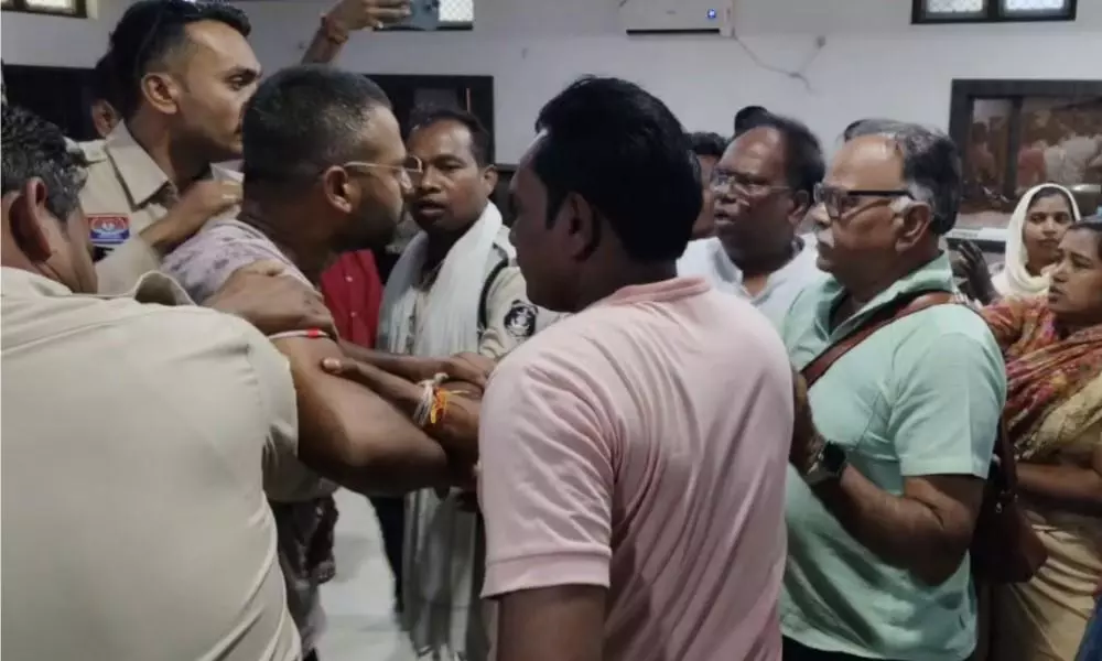 Hindutva activists turn unpaid fees dispute into conversion case, attack pastor’s family in Chhattisgarh