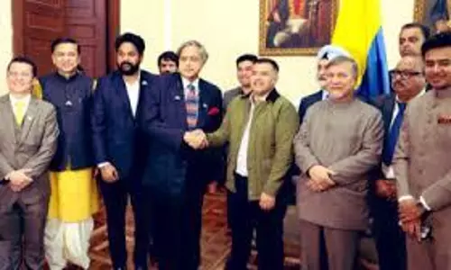 Tharoor in Colombia