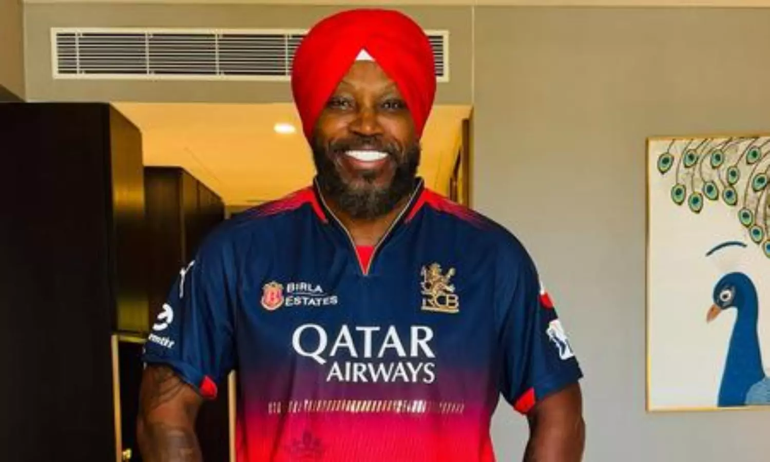 IPL final: Gayle appears in fusion attire to cheer for both teams!!