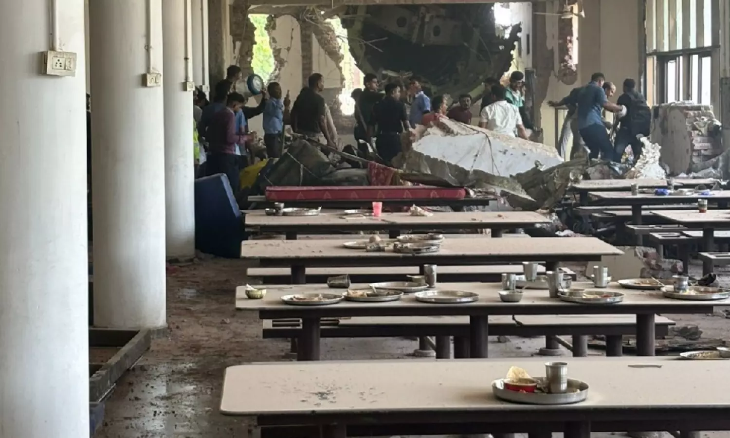 Air India hits doctors hostel in Ahmedabad; theft reported at rescue site