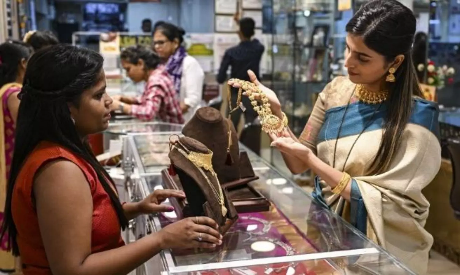 Gold crosses Rs 1 lakh per 10 grams on MCX amid Israel-Iran conflict