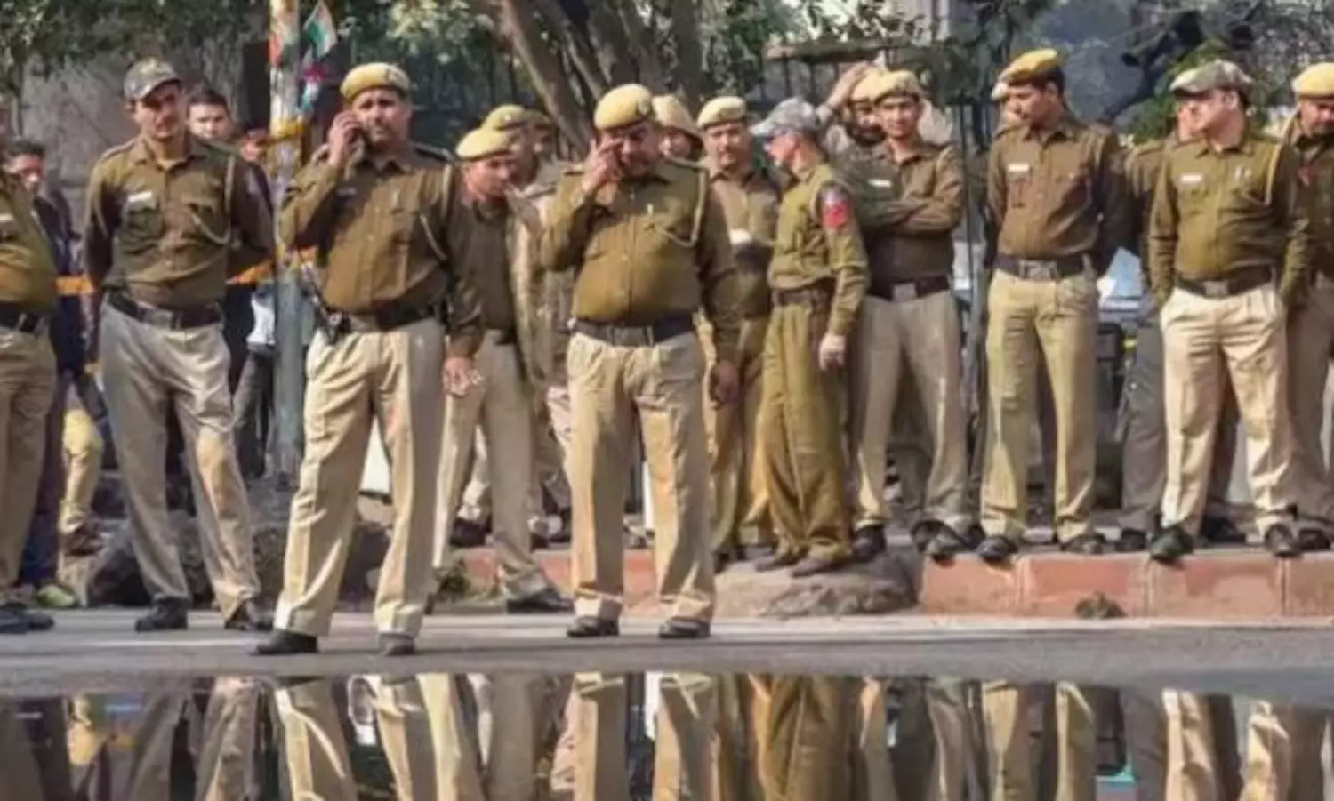 Nearly three lakh candidates appear for 12,472 police posts in Gujarat