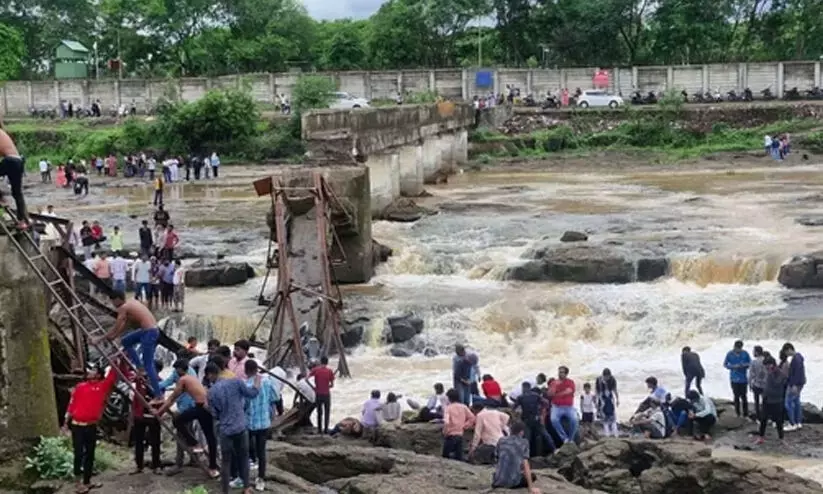 Bridge across river in Pune collapses killing 2; search for missing on