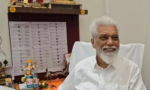 Hindi not mandatory if 20 students opt for another language: Maha Minister