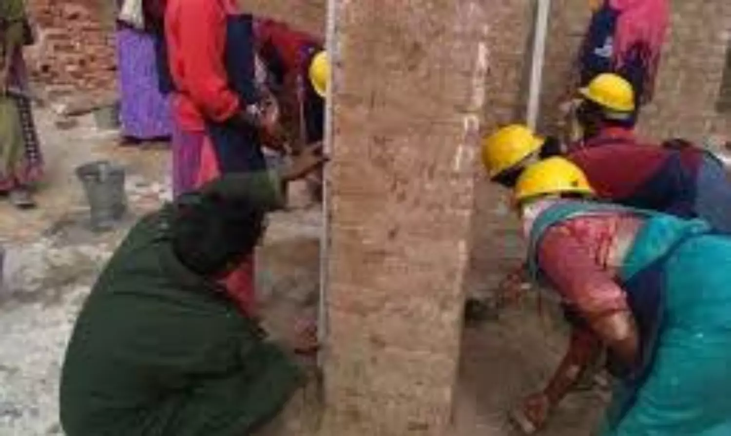 women construction workers