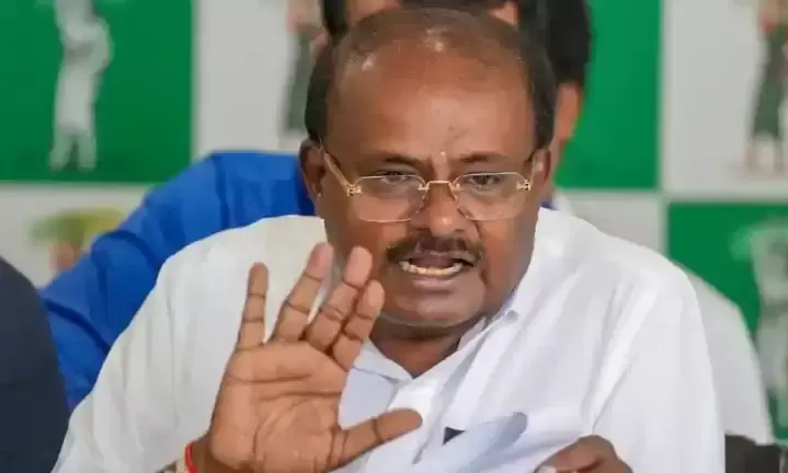 Karnataka HC grants interim stay on SIT probe against Kumaraswamy