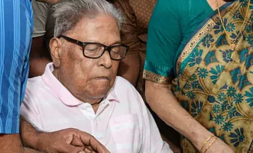 V.S. Achuthanandan hospitalised after cardiac arrest; condition stable