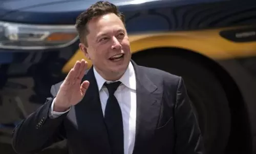 Elon Musk does not use computer, his lawyer claims in court filing