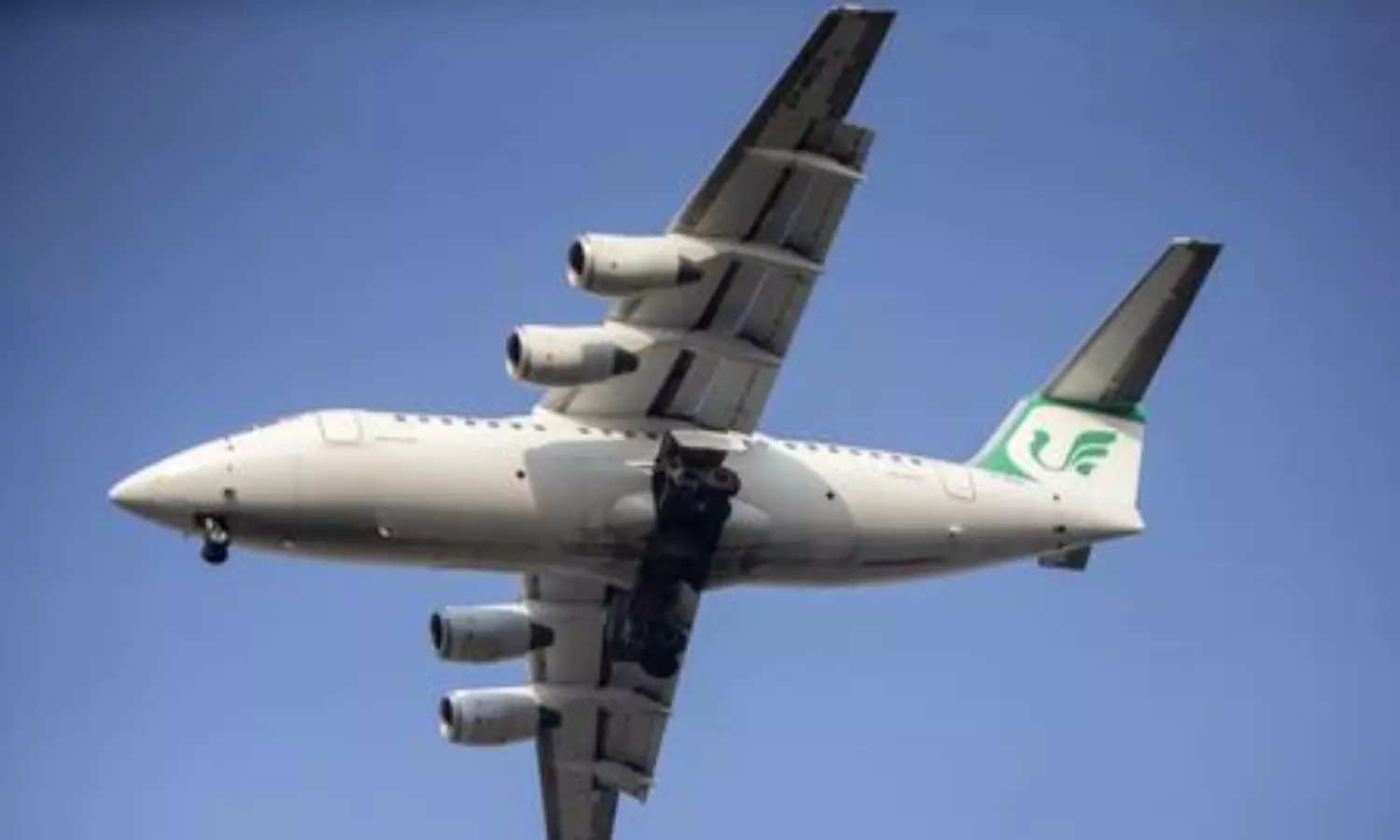 Iran reopens central and western airspace for international transit flights