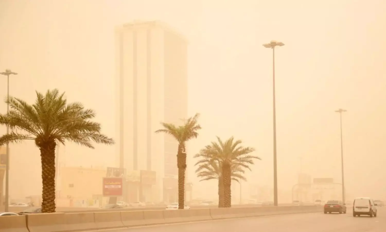 Dust storms to sweep across regions in Saudi Arabia