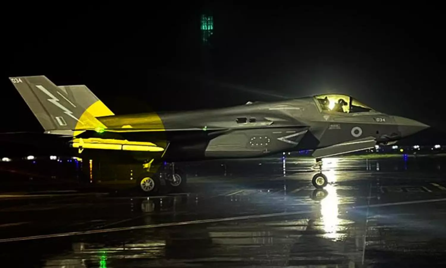 Stranded British F-35 jet turns into viral Kerala tourism sensation