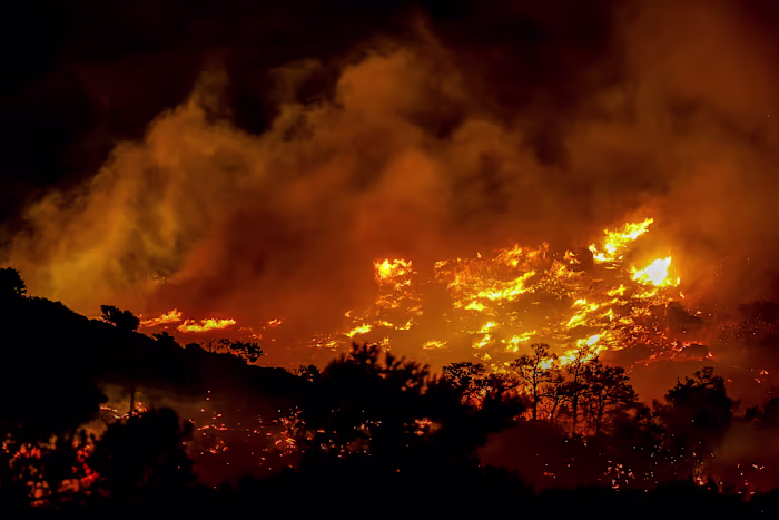 Wildfire sweeps Greek island of Crete, triggers mass evacuations