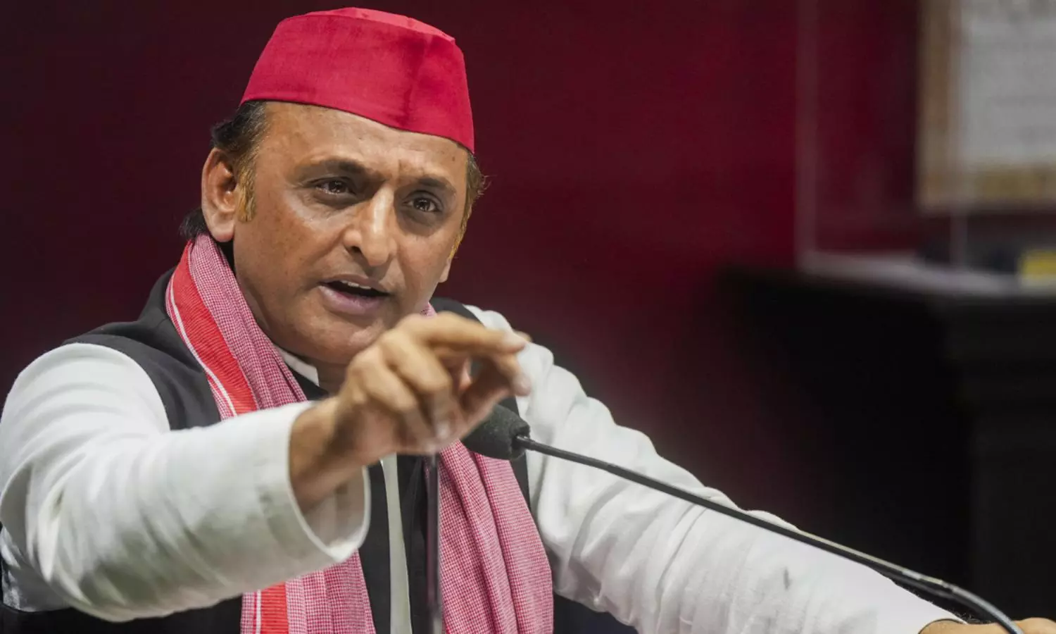 6 UP cops suspended over objectionable post on Akhilesh Yadav