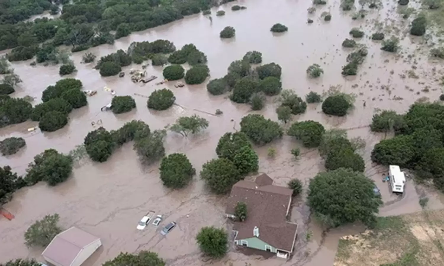 Texas flash floods: search for 27 girls continues for 3rd day