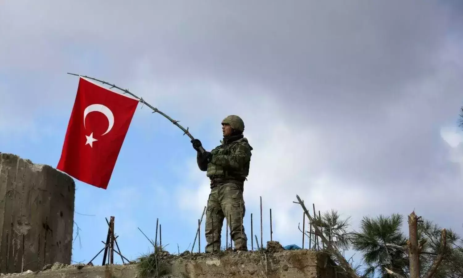 Eight Turkish soldiers die from methane exposure during Iraq cave search