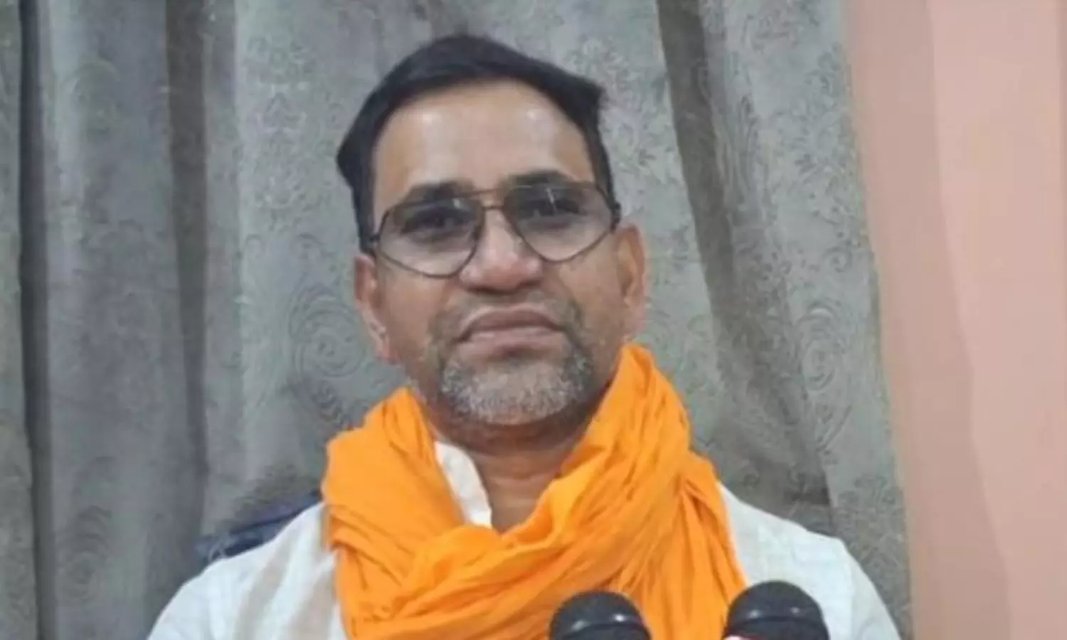 I dont speak Marathi, drive me out: Bhojpuri actor Nirahua dares Thackeray cousins