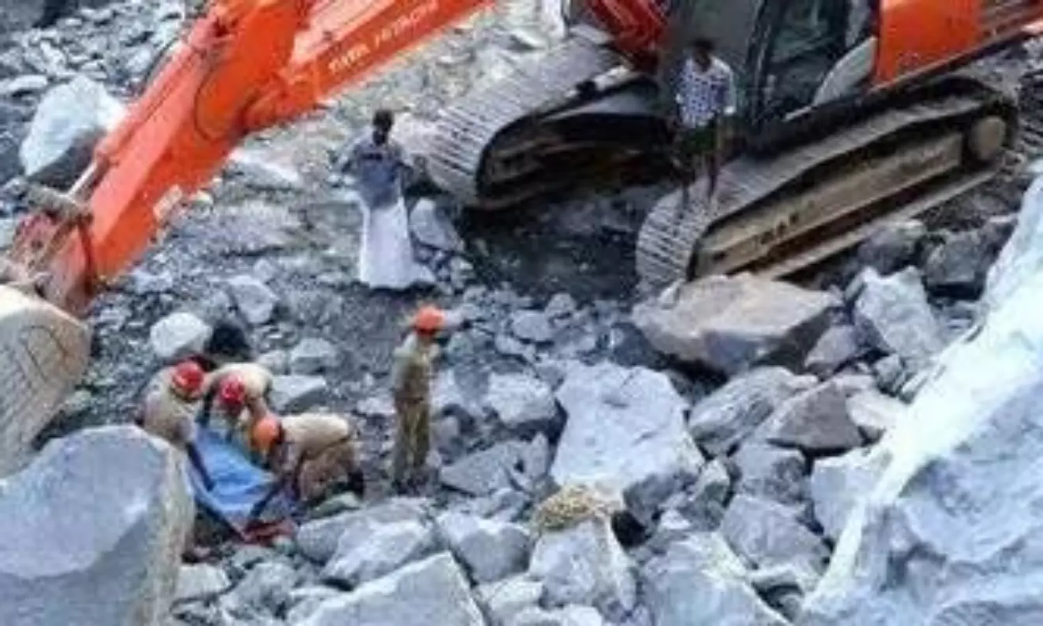 Rockfall hits quarry in Kerala killing one worker, trapping another