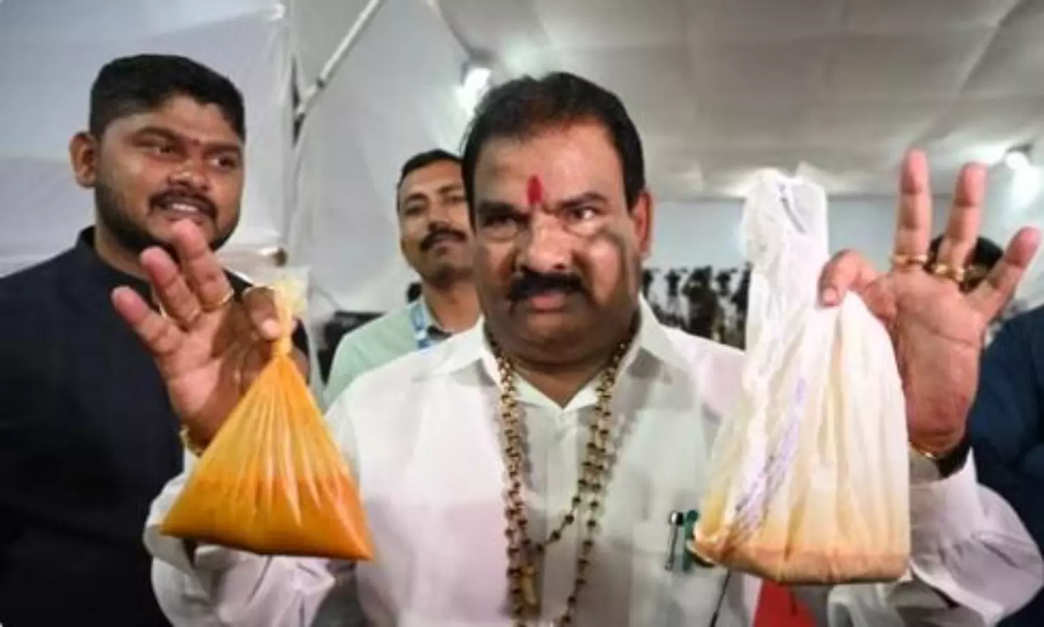 Maharashtra MLA assaults canteen staff in ‘Shiv Sena style’ over ‘rotten dal’