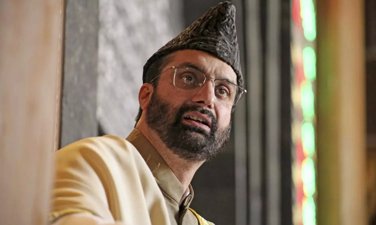 Disallowed to go to Jama Masjid: Mirwaiz Umar Farooq under house arrest