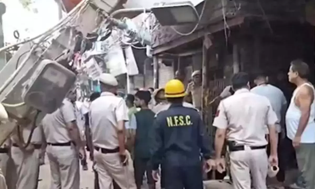 Four-storey building collapses in Delhis Janta Mazdoor Colony; three rescued