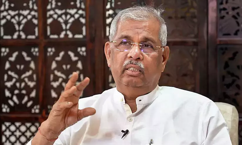 Kerala GUV defends students doing pada pooja in schools