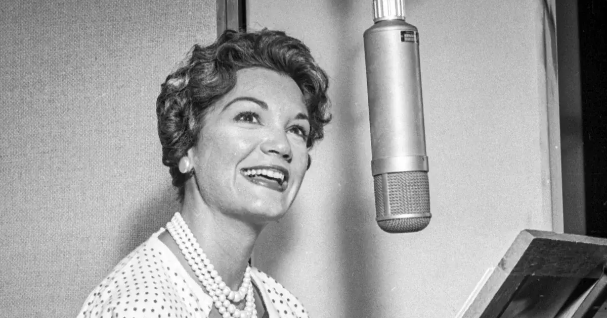 ‘Pretty Little Baby’ singer Connie Francis dies at 87
