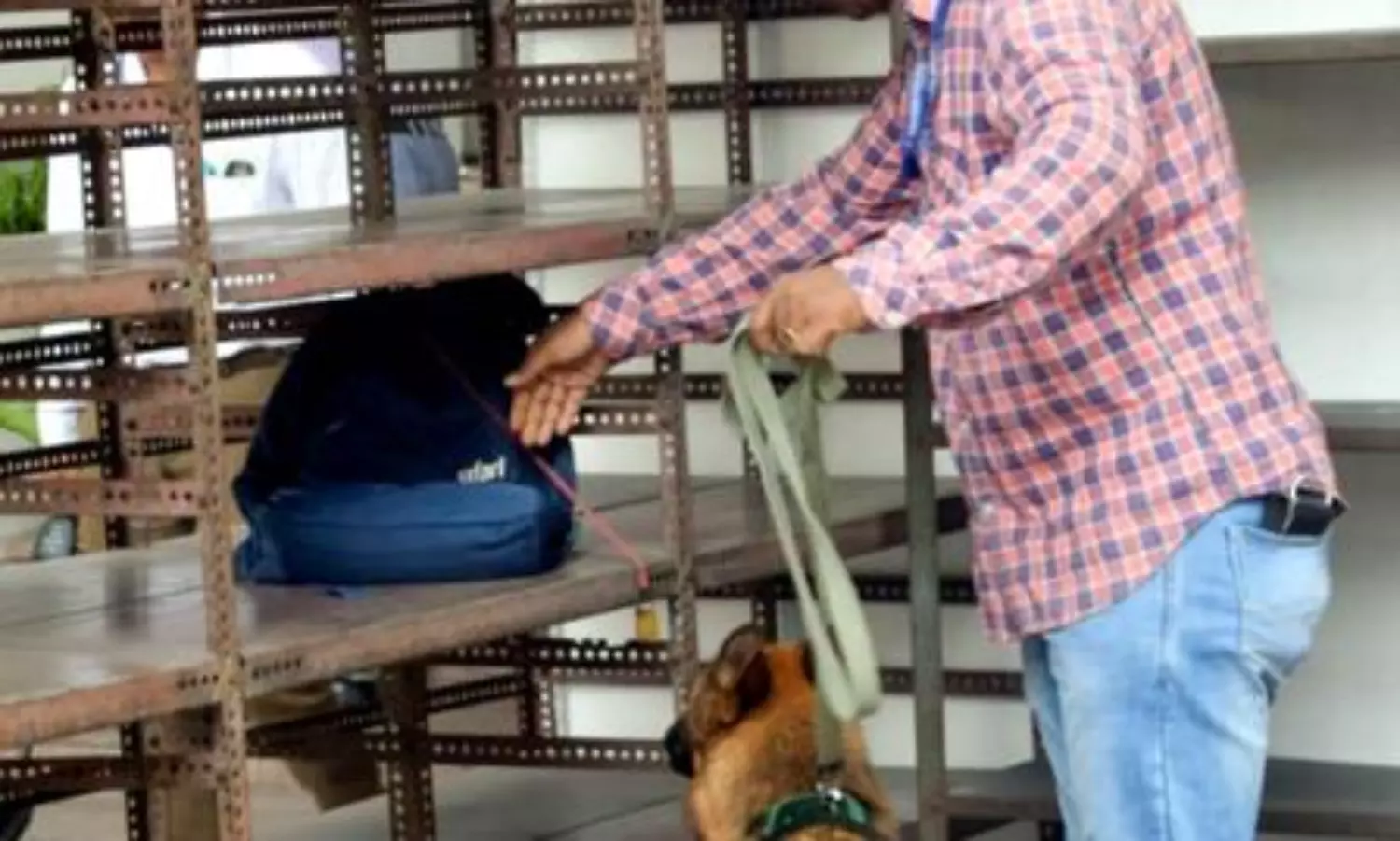 Five Delhi schools receive bomb threat email, police launch probe