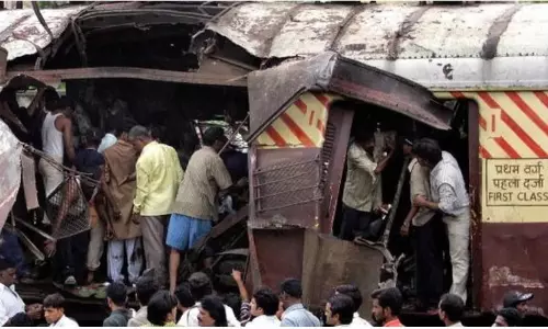 2006 Mumbai train blasts case: High Court acquits all 12 accused