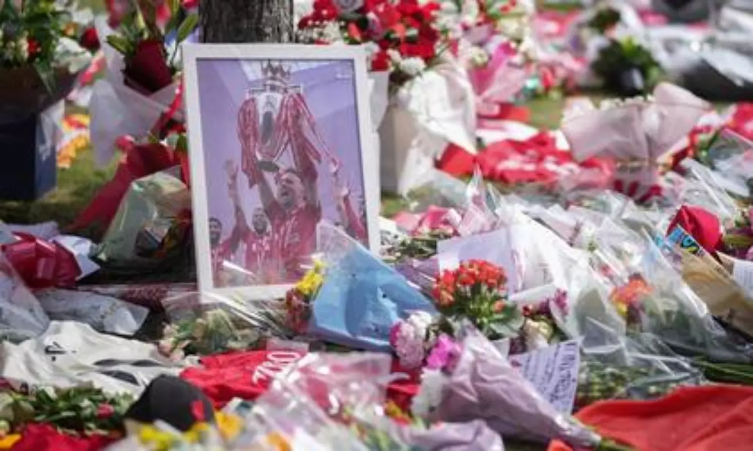 Liverpool FC to honour Diogo Jota and Andre Silva with memorial sculpture