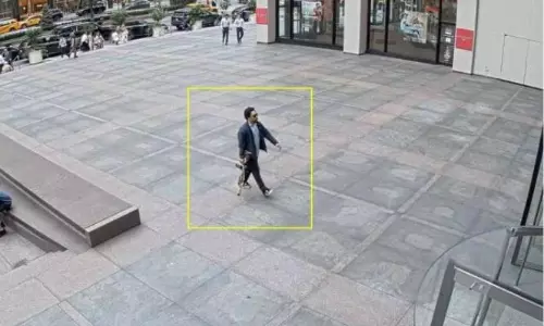 Gunman kills 4, including police officer at New York City office tower