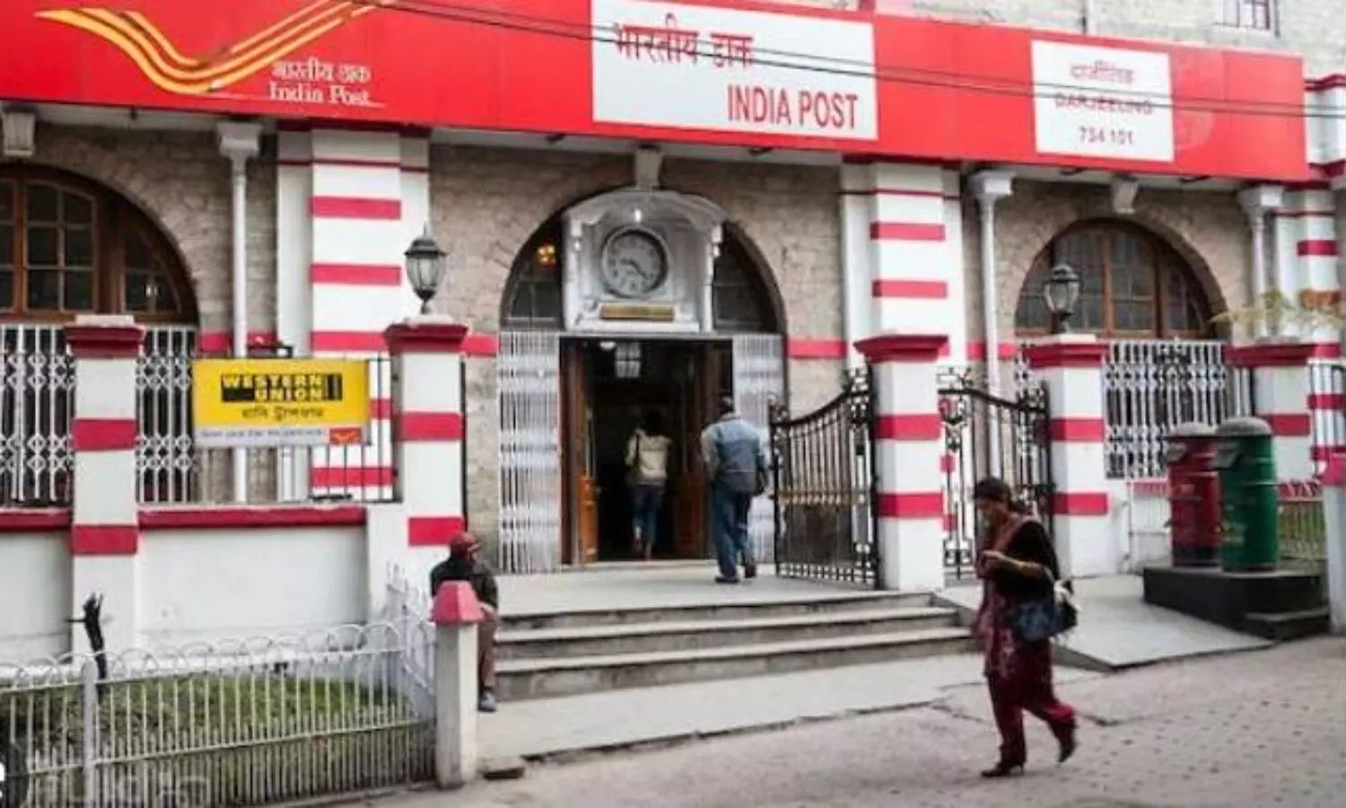 Indias 165,000 posts offices to go digital by Aug 4 to speed up delivery