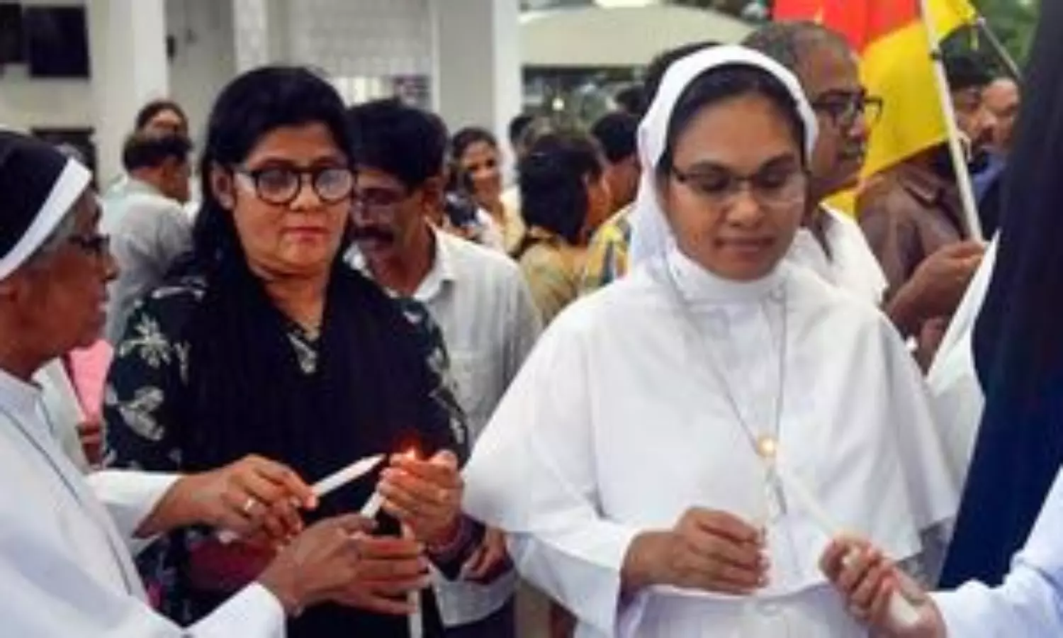 Bishops, priests, nuns march towards Kerala Guv’s residence after Nuns arrest in Chhattisgarh