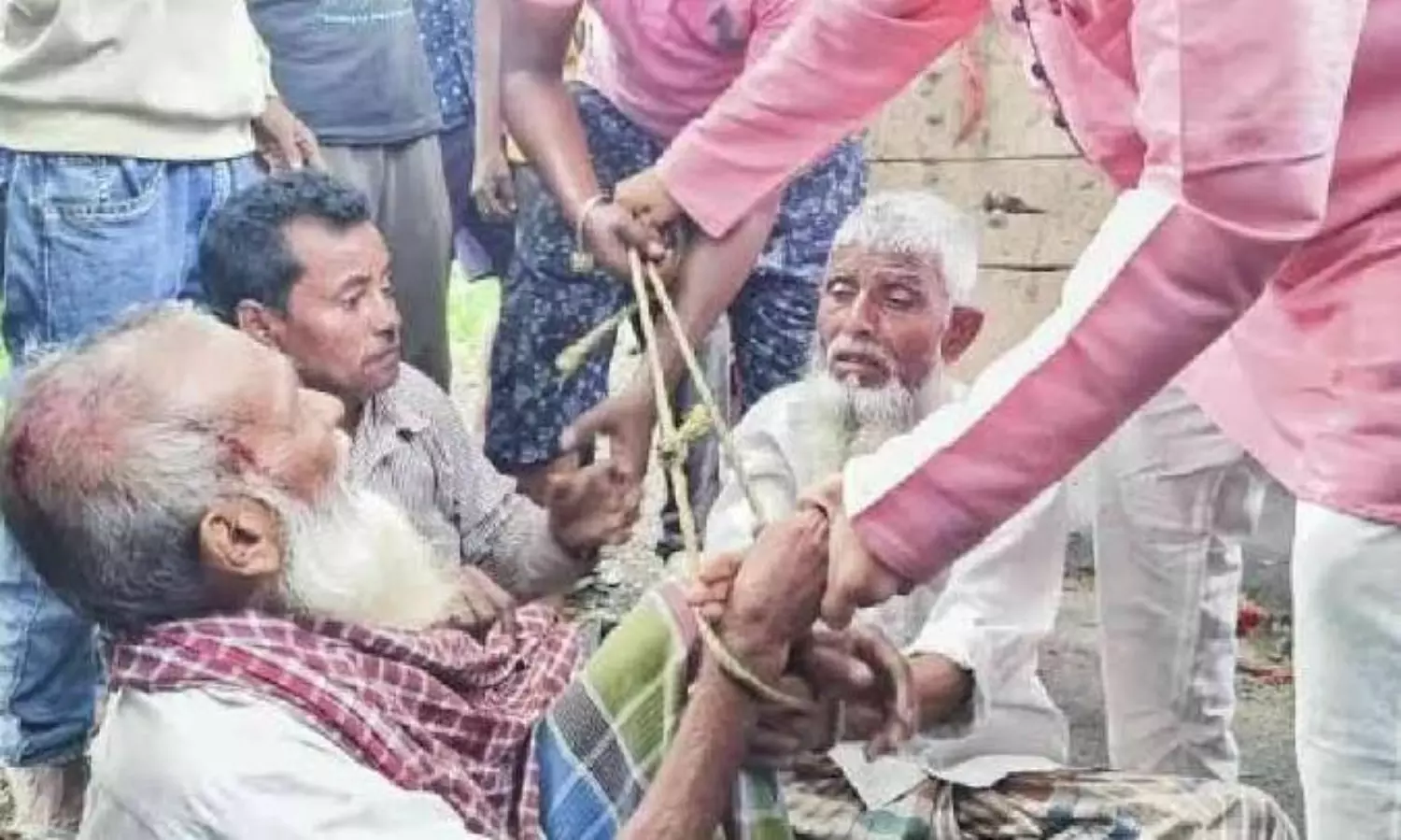 Law fails, mob rules: video shows BJP workers attacking Muslim cattle traders