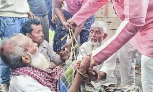 Law fails, mob rules: video shows BJP workers attacking Muslim cattle traders