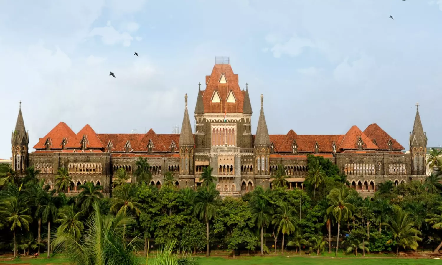 Bombay HC slams Pune SHO for refusing FIR in attack on muslim family