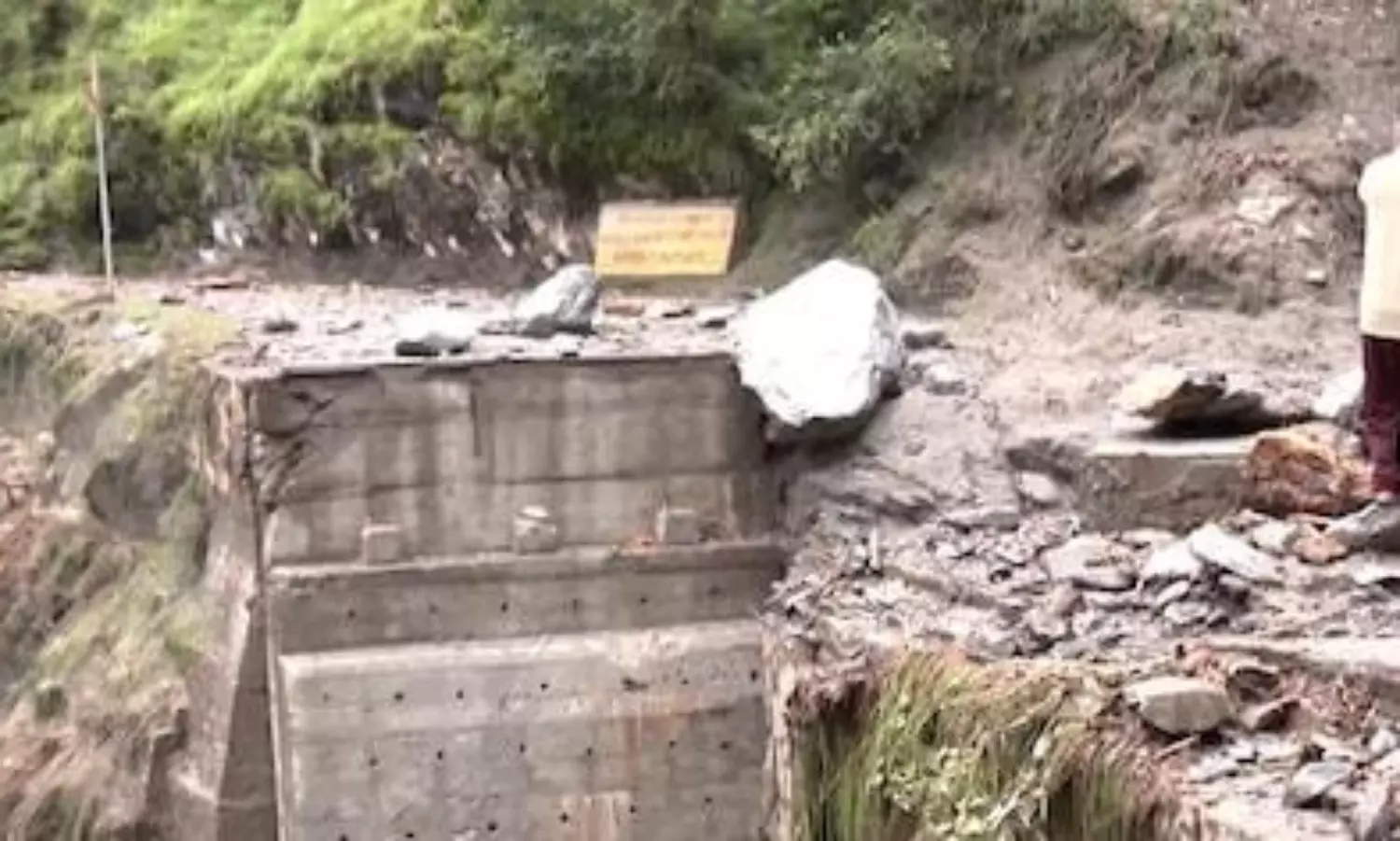 12 villages cut off as 100-metre iron bridge destroyed by floods in Uttarkashi